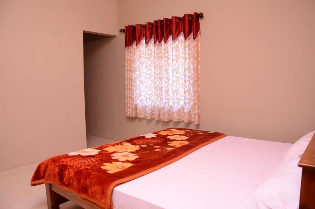 Coorg Girinivas Homestay 102 Madikeri Bagian luar foto