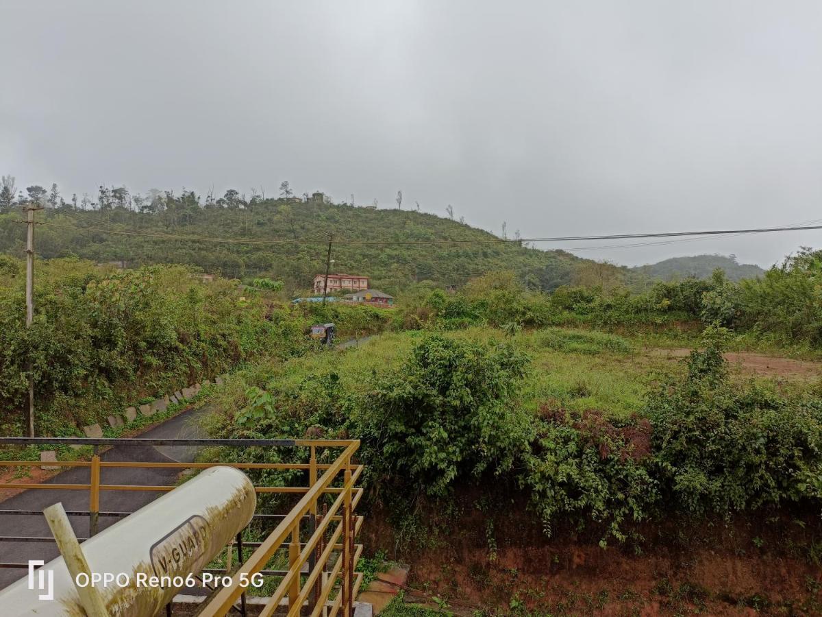 Coorg Girinivas Homestay 102 Madikeri Bagian luar foto