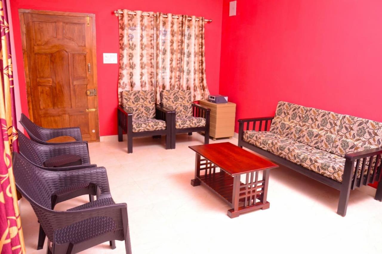 Coorg Girinivas Homestay 102 Madikeri Bagian luar foto