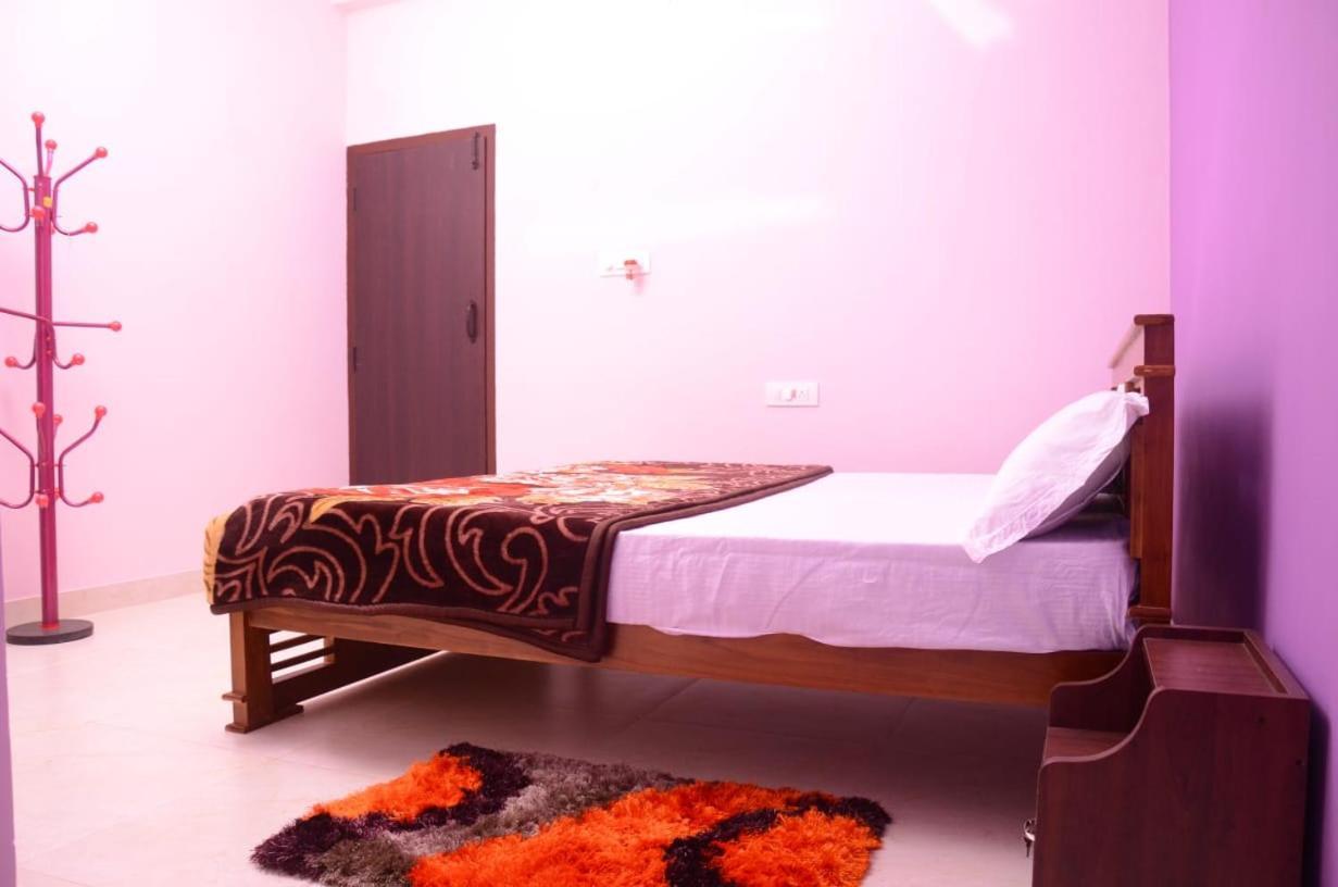 Coorg Girinivas Homestay 102 Madikeri Bagian luar foto