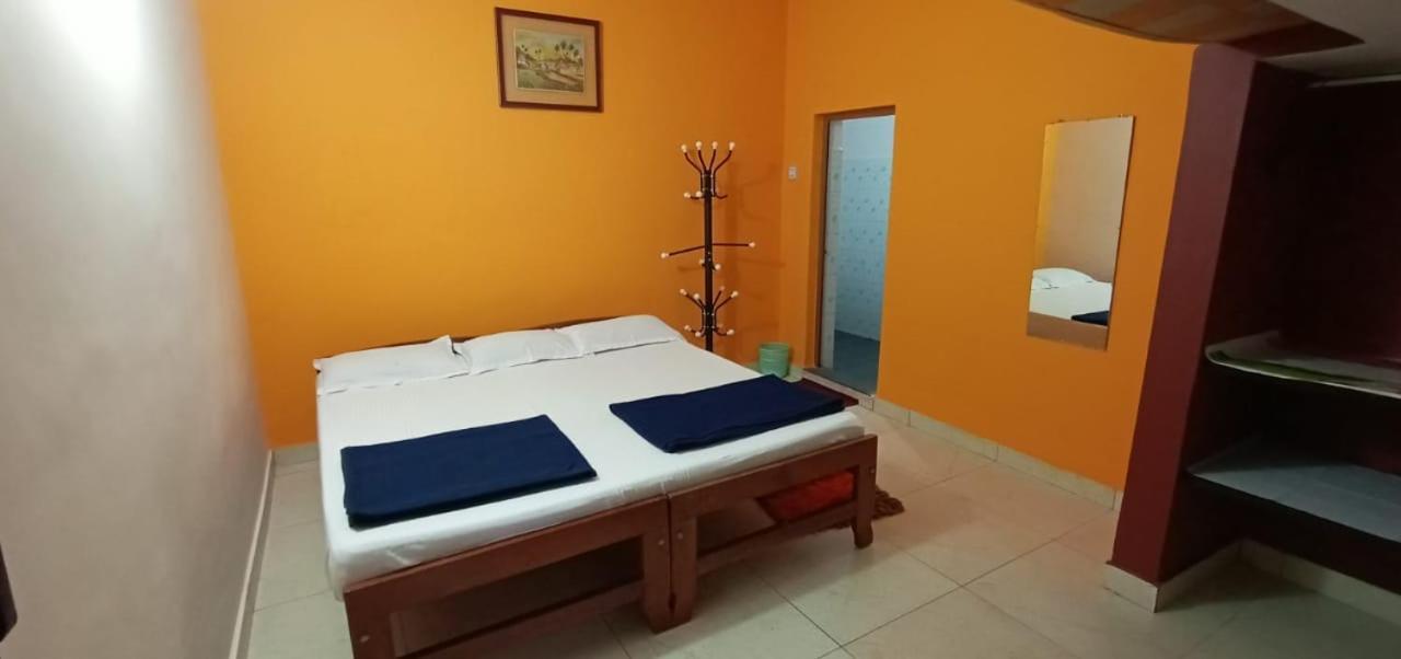 Coorg Girinivas Homestay 102 Madikeri Bagian luar foto